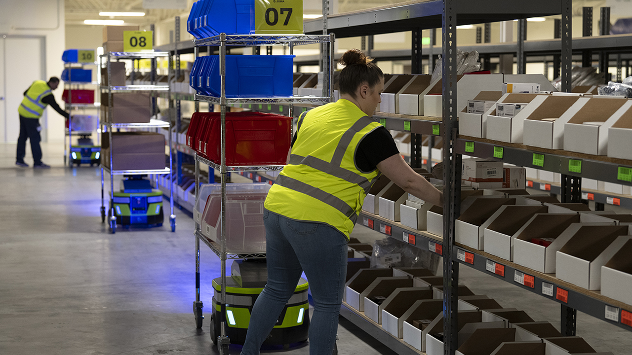 Zebra Symmetry Fulfillment Picking In Aisle