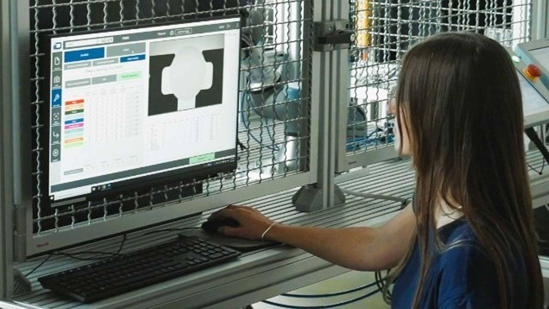 ORAFOL Fresnel Optics employee using Aurora Vision