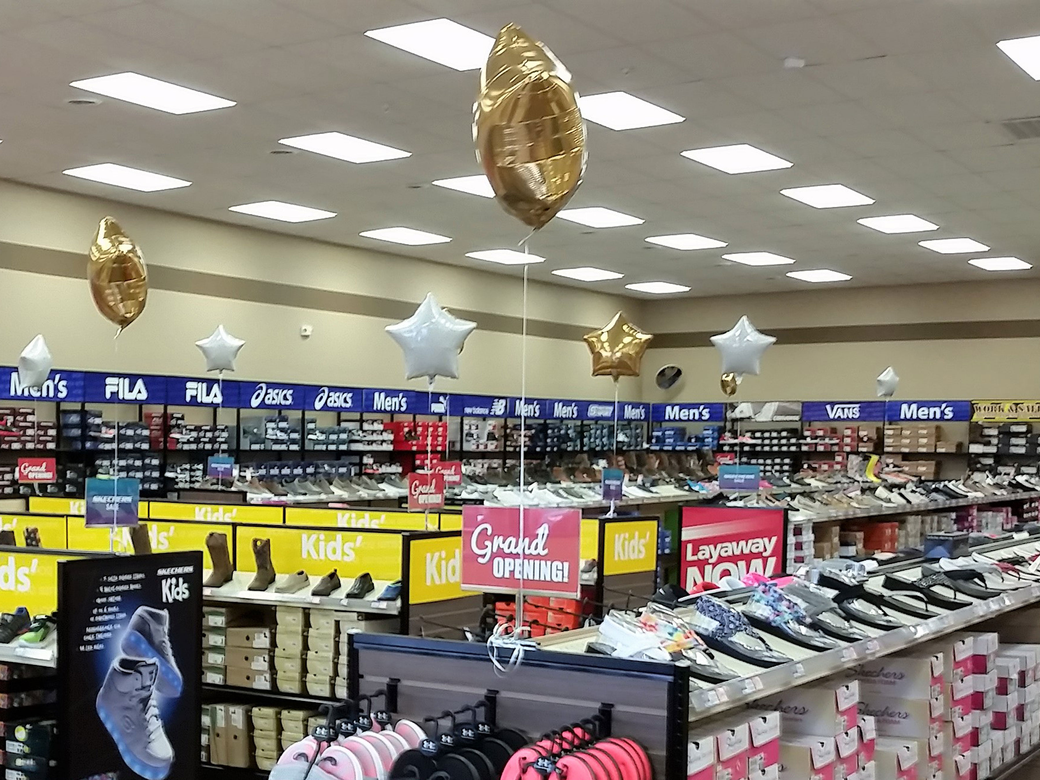 Shoe Sensation Simplifies Communication and Labor Scheduling with Zebra |  Zebra