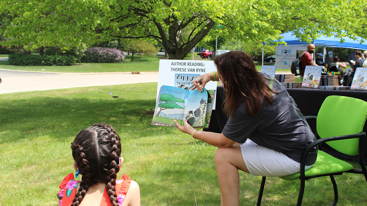 Therese Van Ryne reads "Zippy's Special Gift" live at the Bernie's Book Bank Storybook Festival