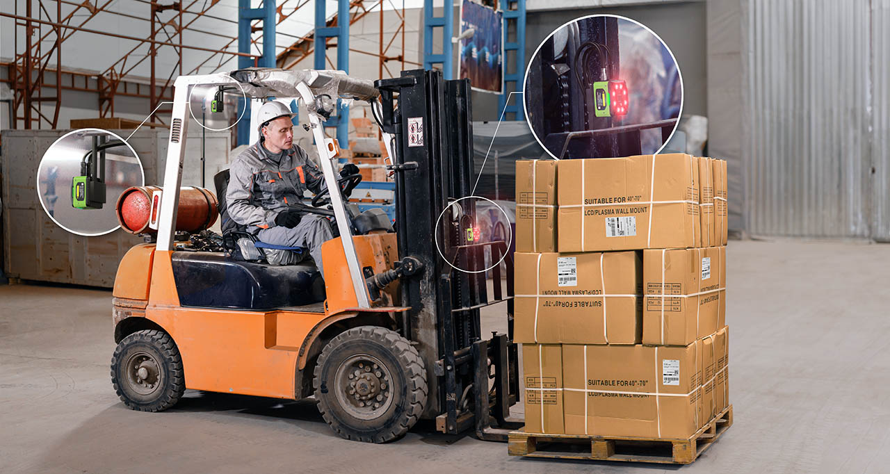 A forklift is equipped with fixed industrial scanners