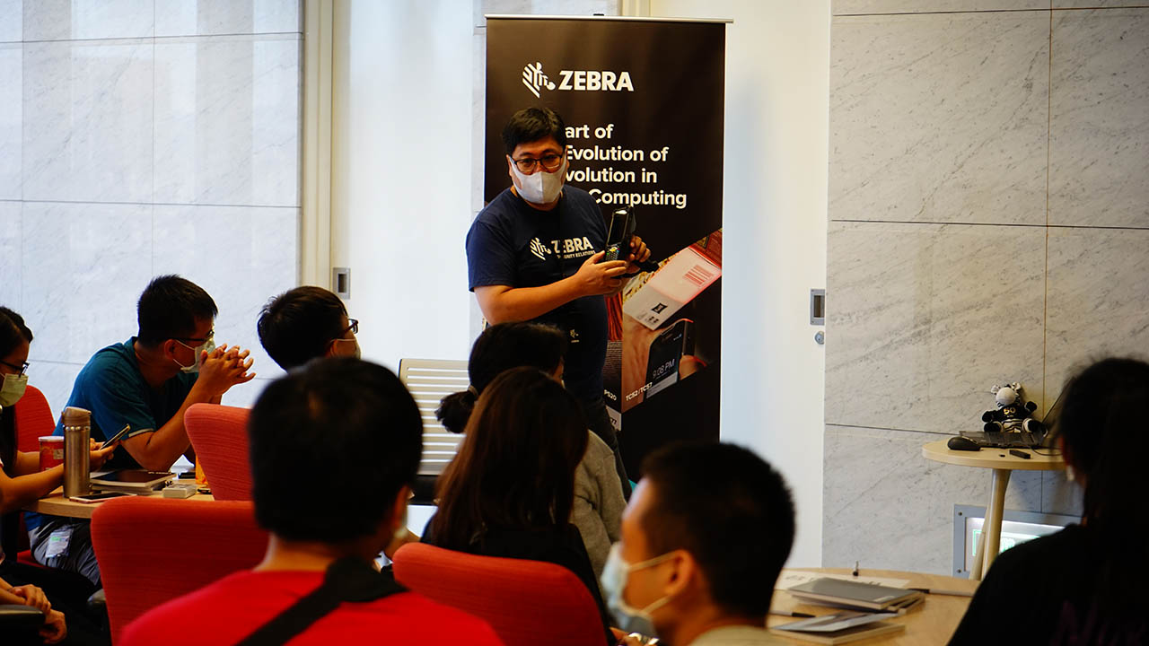 A Zebra Taiwan employee speaks at a one-day tech camp hosted in conjunctino with FIRST Taiwan for high school students