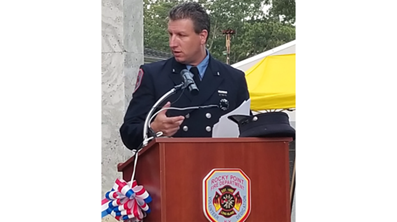 David Singer speaks at a past 9/11 memorial ceremony
