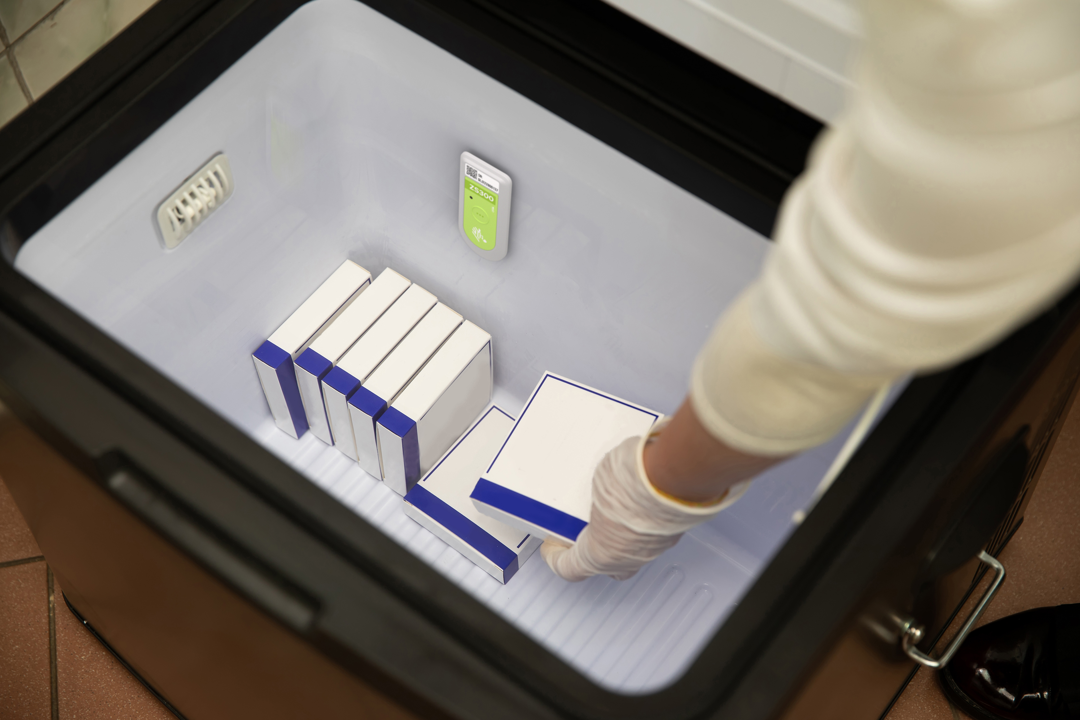 Medical products being checked in a cooler with Zebra ZS300